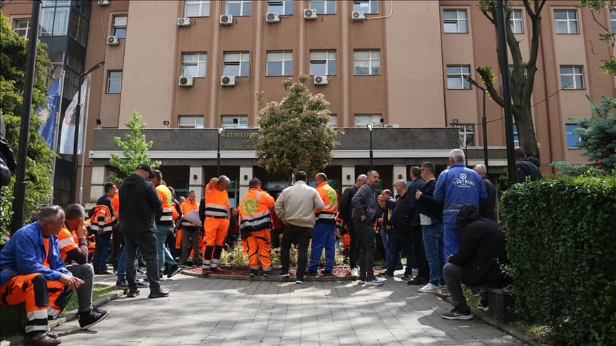Punëtorët e “Pastrimit” në ditën e nëntë të grevës, paralajmërojnë se nuk do të tërhiqen pa u realizuar kërkesat