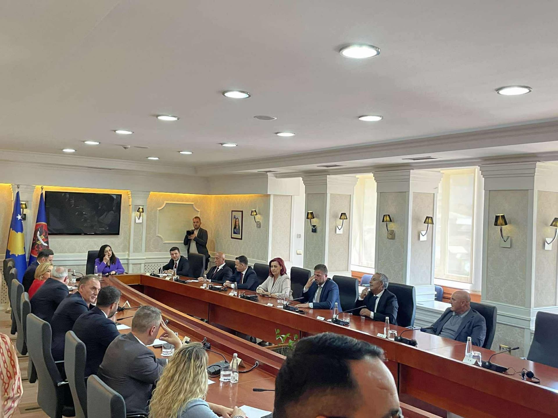 Nis takimi i presidentes Osmani me subjektet politike, pritet caktimi i datës së zgjedhjeve lokale