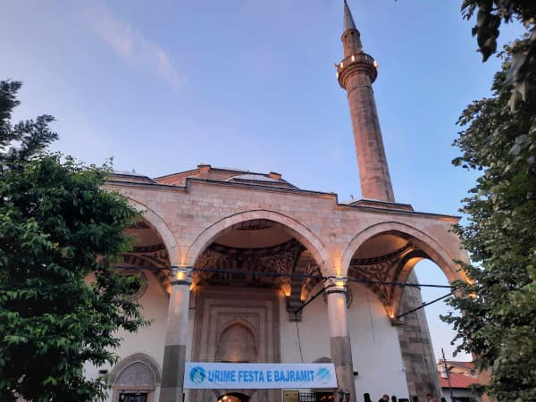Sot besimtarët myslimanë kremtojnë Kurban-Bajramin