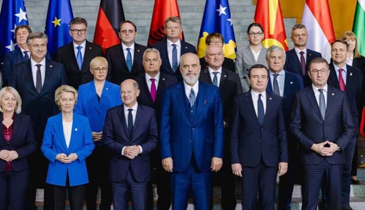 Kurti dhe Vuçiq bashkë në panel në Shkup, diskutohet Plani për Rritje dhe bashkëpunim ekonomik