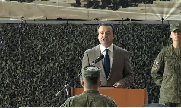Kurti në ceremoninë e rekrutëve të rinj: FSK-ja e gatshme për të marrë pjesë në cilindo operacion shumëkombësh