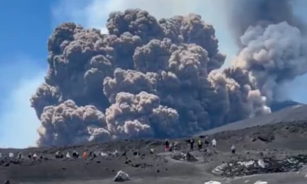 Shpërthen vullkani Etna në Sicili të Italisë