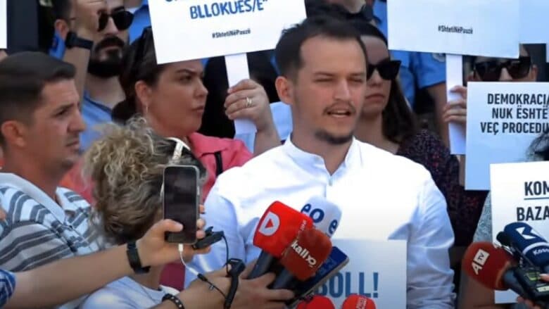 Cakolli: Kuvendi është shndërruar në “cirk të demokracisë”, ka kaluar të gjitha kufijtë e normales