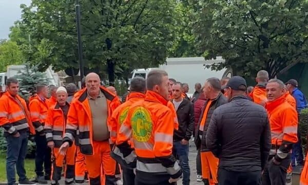 Greva e “Pastrimit” vazhdon – kërkohet zbatim i plotë i aktgjykimit të Supremes