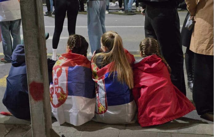 Protesta në Serbi, kërkohet shpallja e zgjedhjeve të parakohshme