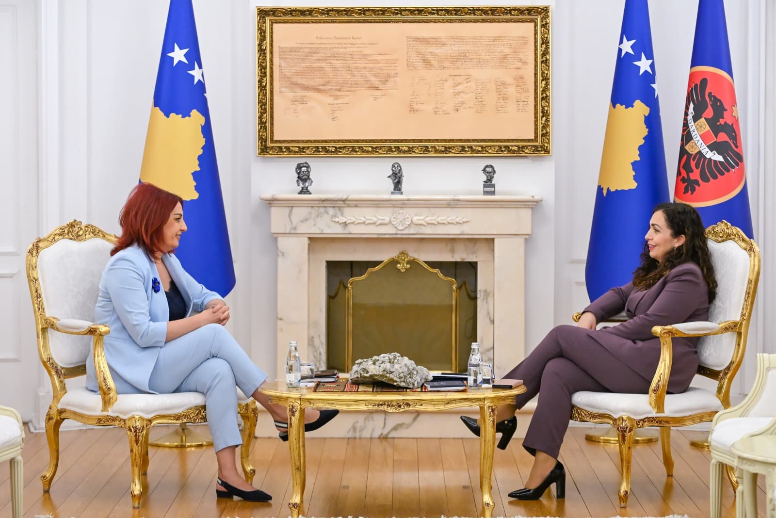 Osmani nis takimin me Emilija Rexhepin
