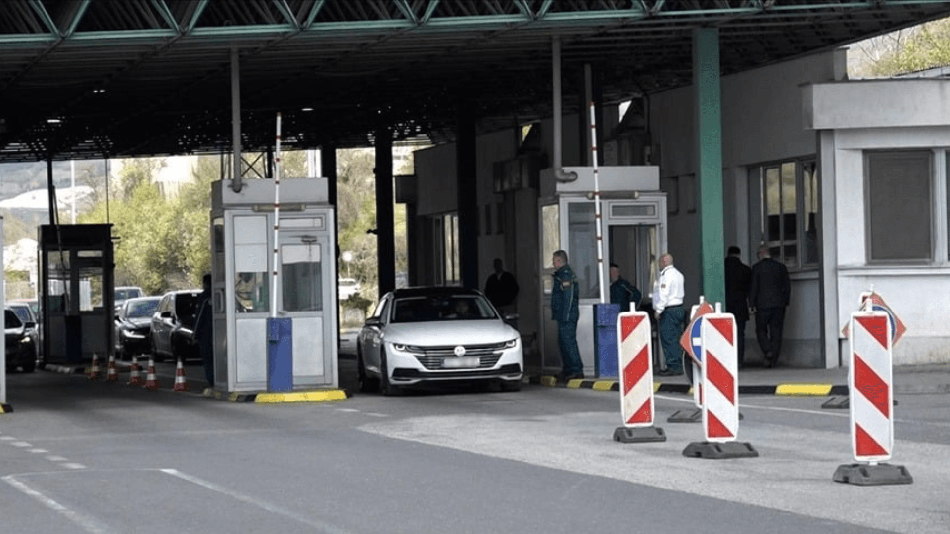 Ministria del me njoftim për shtetasit e huaj që hyjnë në Kosovë, i paralajmëron për rregullat dhe pasojat nëse s’i respektojnë