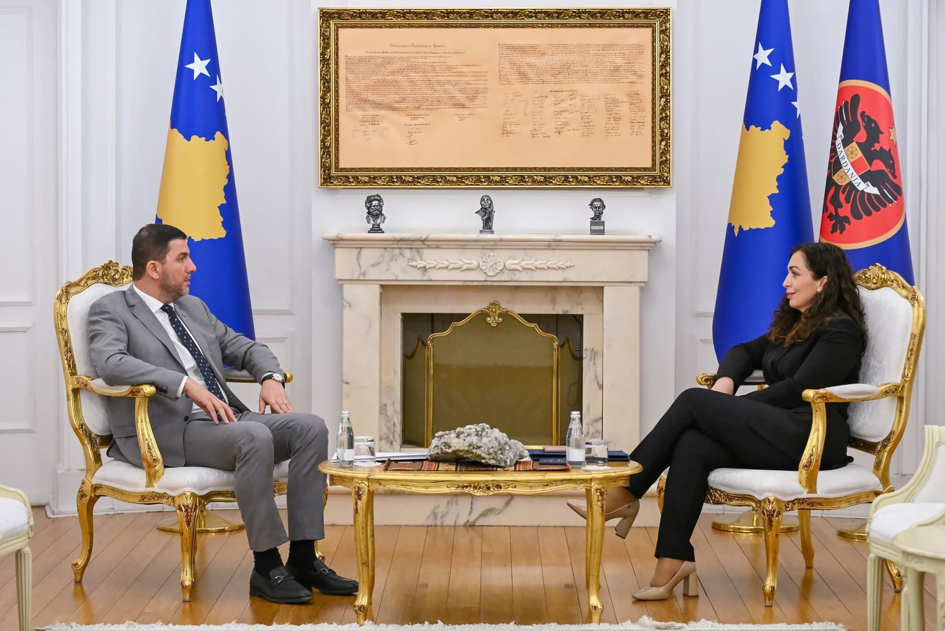 Pas Kurtit, Osmani nis takimin me Krasniqin