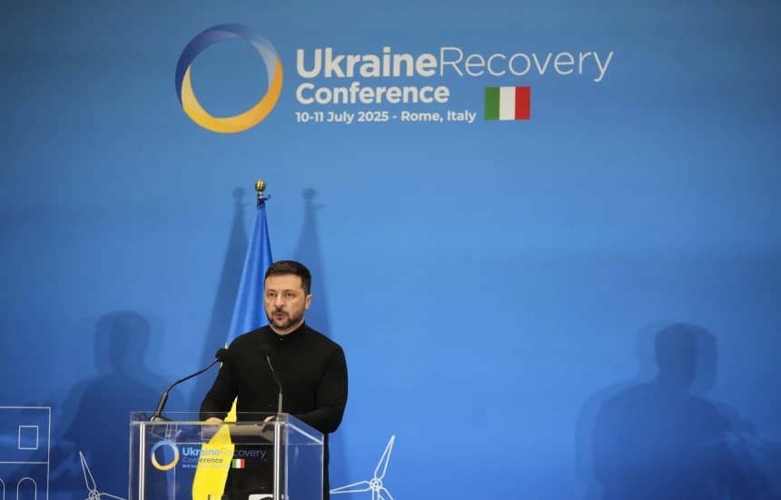 Zelensky e konfirmon: ShBA-ja ka rifilluar furnizimet ushtarake në Ukrainë