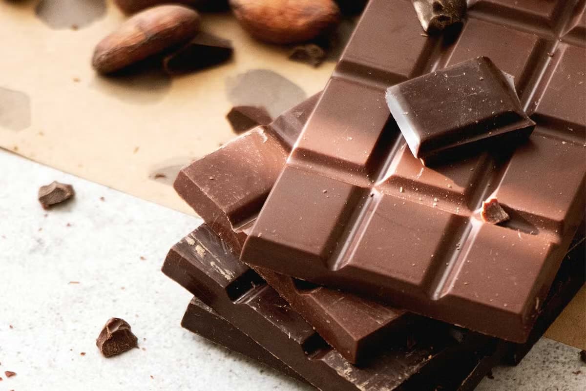 A hani çokollatë çdo ditë? Ja si mund të ndikojë në trupin dhe shëndetin tuaj