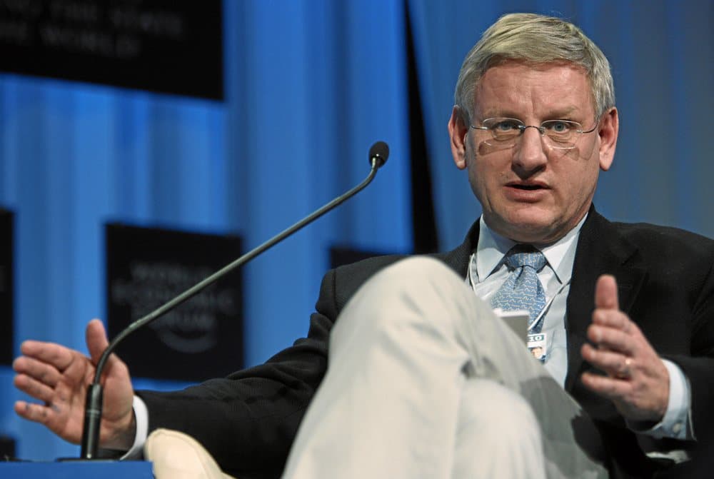 Bildt: Bllokada politike në Kosovë ka dëmtuar besueshmërinë e shtetit