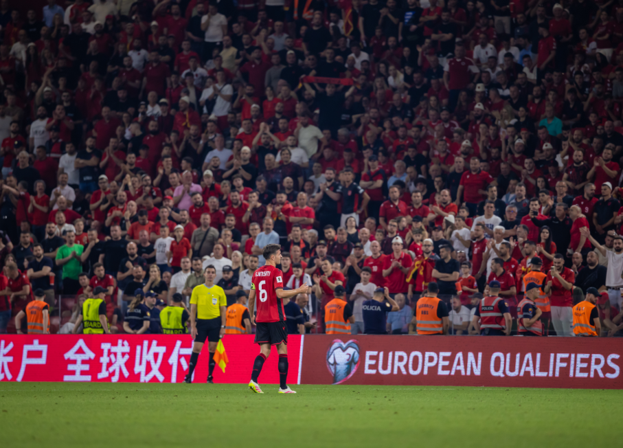 FIFA dënon FShF-në për ndeshjen Shqipëri-Serbi