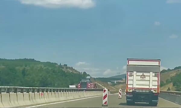 Bllokohet njëra anë e autostradës Prishtinë–Prizren, shkak punimet