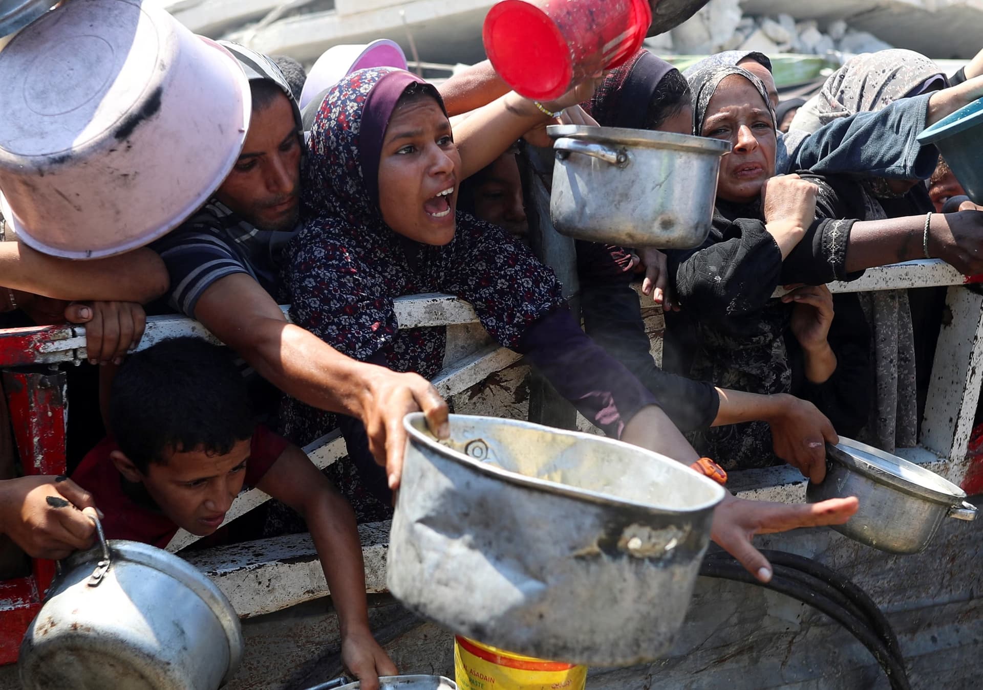 “Kriza humanitare në Gaza e tmerrshme”, BBC: Civilë dhe gazetarë rrezikojnë të vdesin urie