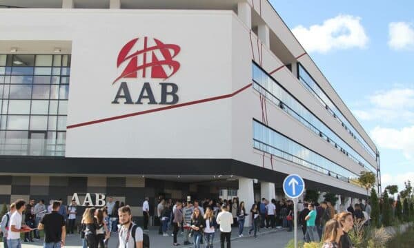 Ne jemi liderë! – Krijim i jashtëzakonshëm me AI nga studentët e shkencave kompjuterike të kolegjit AAB