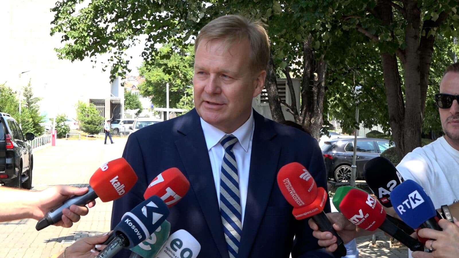 Pas takimit me Osmanin e Kurtin, Sorensen paralajmëron vonesa në dialog për shkak të situatës politike në Kosovë