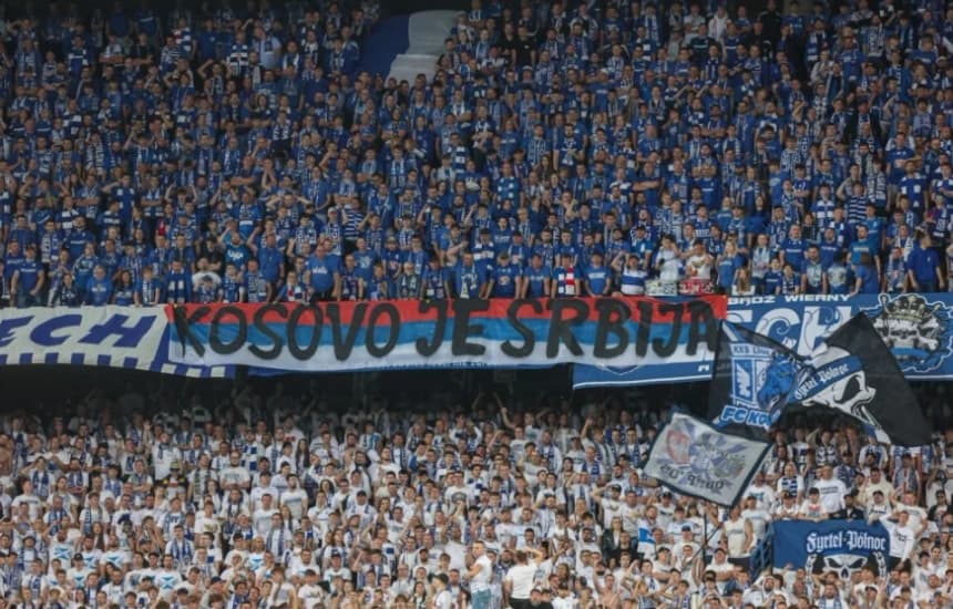 UEFA gjobit Lech Poznanin për banerin “Kosova është Serbi”