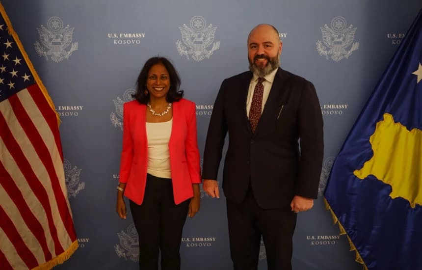 Zv.ndihmëssekretari amerikan për Mbrojtje vjen në Kosovë, në fokus siguria