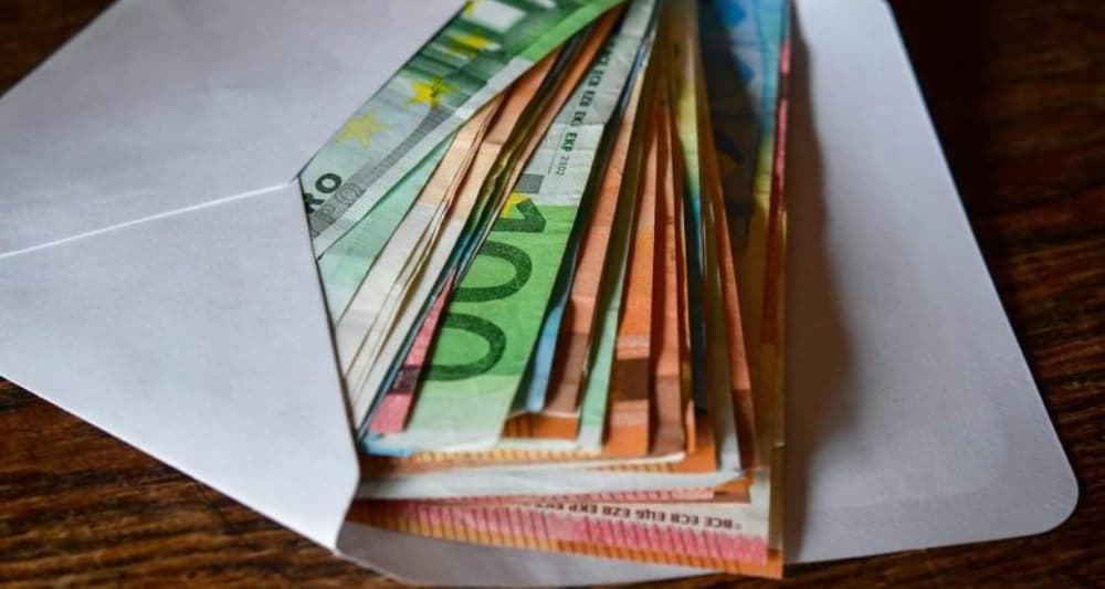 Dërgesat e mërgatës në Kosovë arrijnë në 692 milionë euro për gjashtë muaj