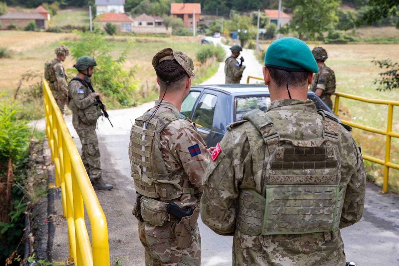 KFOR: Ushtarët turq dhe Garda Skoceze me patrullim të përbashkët në Kosovë