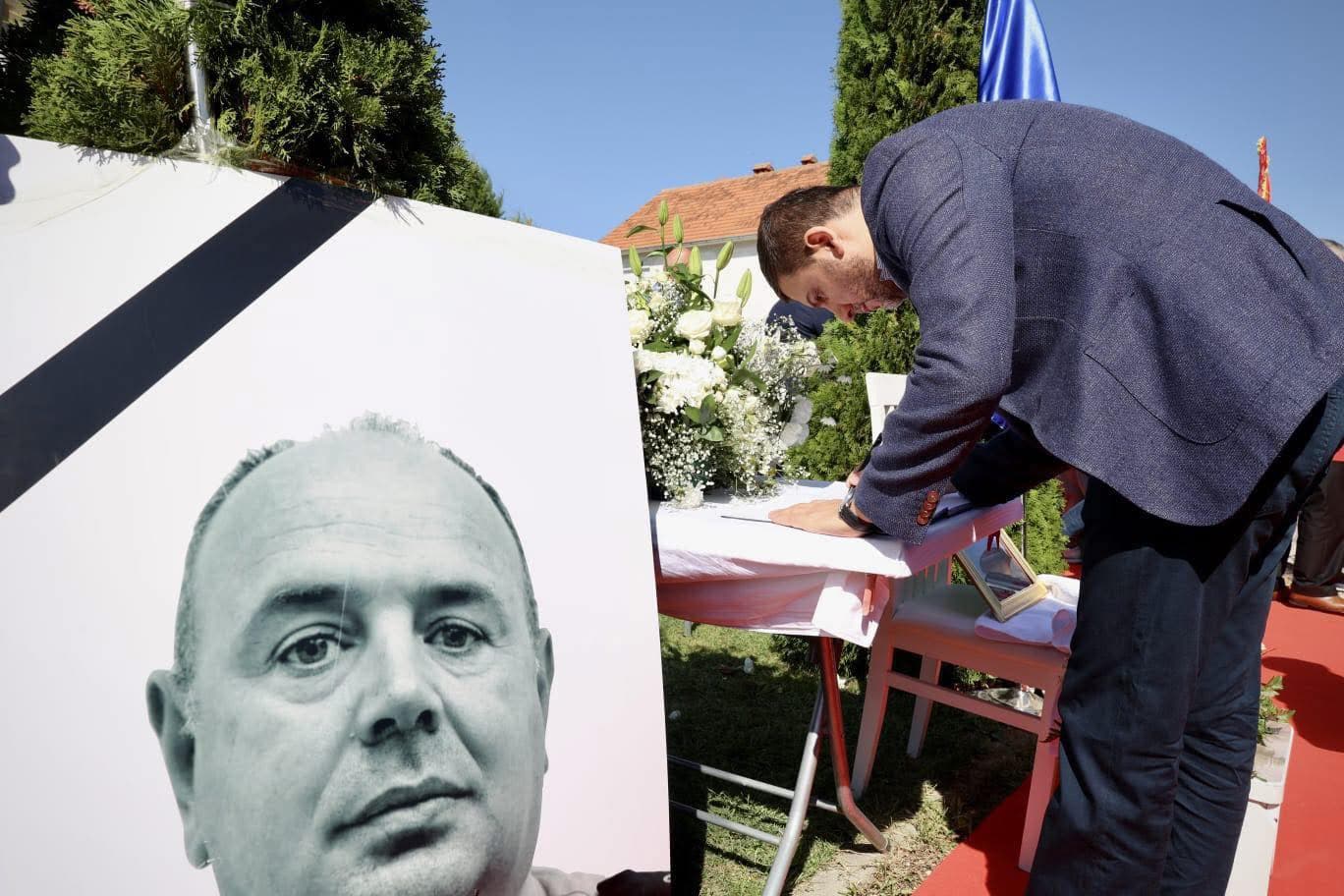 Krasniqi: Bunjaku mbetet testament i guximit dhe përkushtimit për mbrojtjen e Kosovës