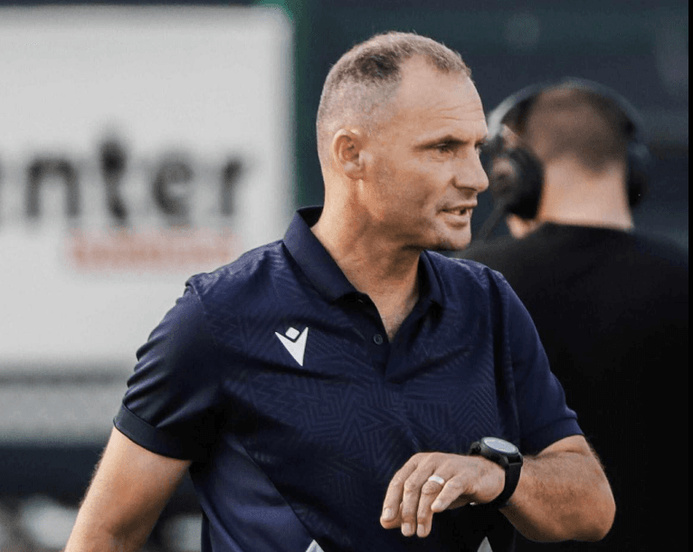Zyrtare: Arsim Abazi jep dorëheqje nga posti i trajnerit të FC Ferizaj