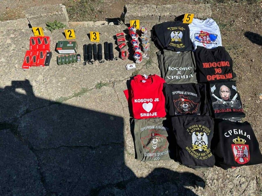 Policia me aksion në veri të vendit, sekuestron veshje dhe gjëra tjera me mbishkrime nacionaliste