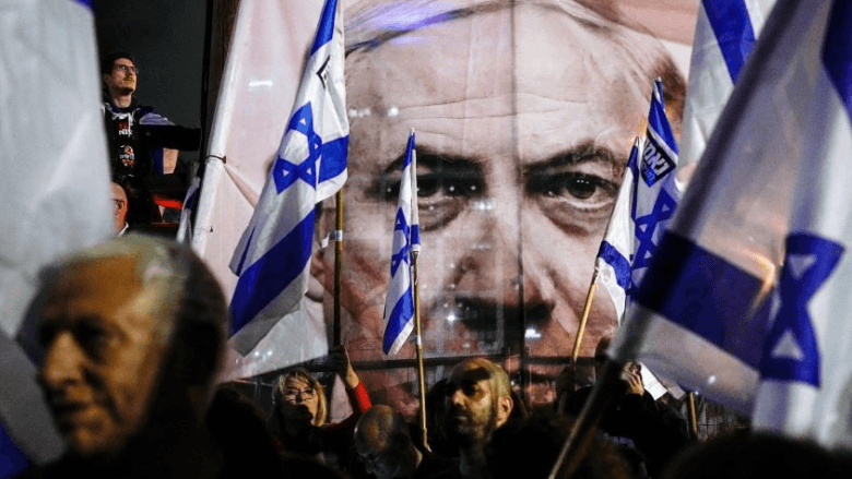 Protesta para shtëpisë së Netanyahut në Izrael: Ky makth duhet të marrë fund