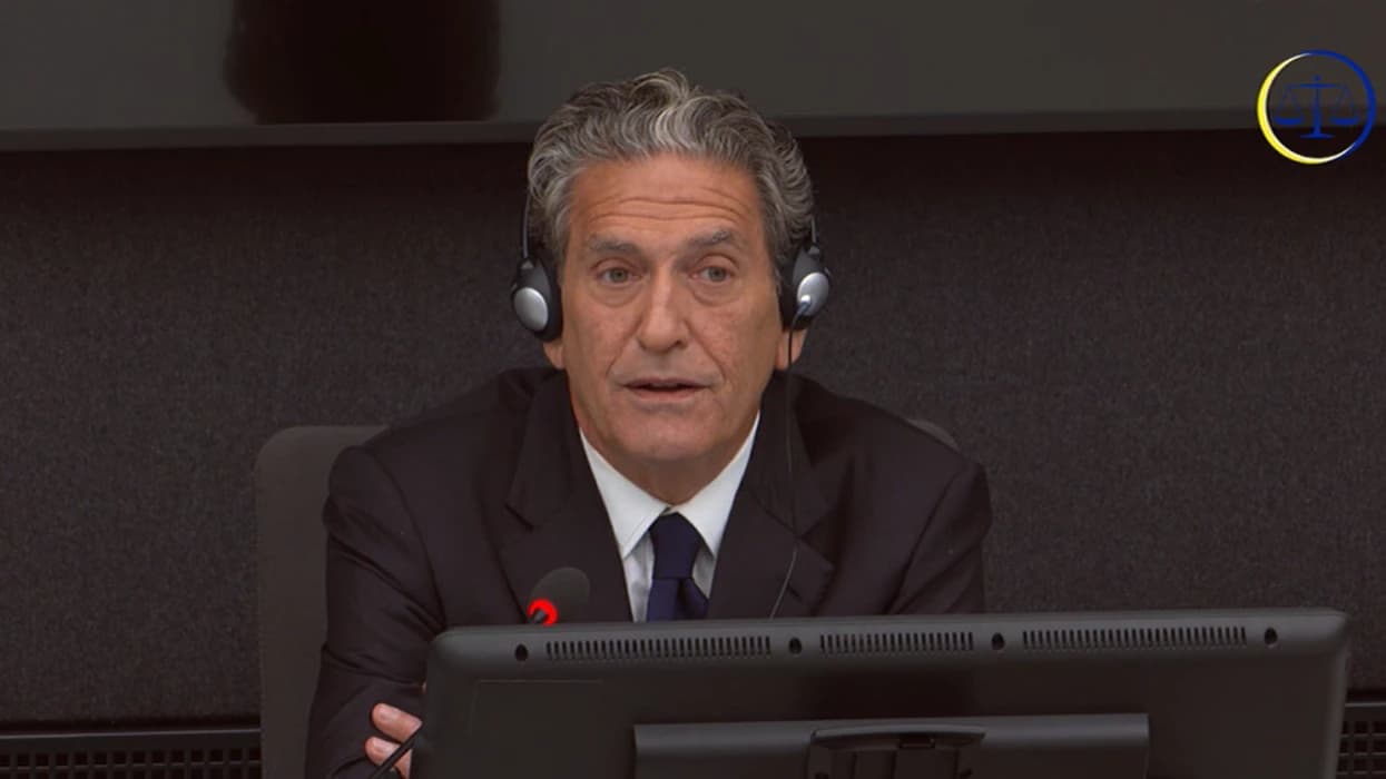 James Rubin përfundon dëshminë në Gjykatën Speciale – Pas pak nis dëshmia e radhës nga mbrojtja e Thaçit