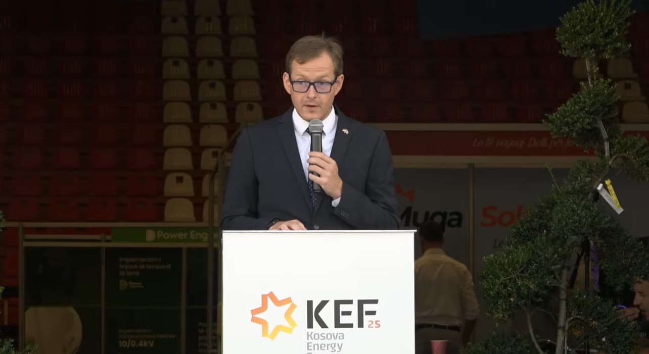 Ambasada gjermane: Vonesa në formimin e qeverisë rrezikon investimet dhe ekonominë e Kosovës