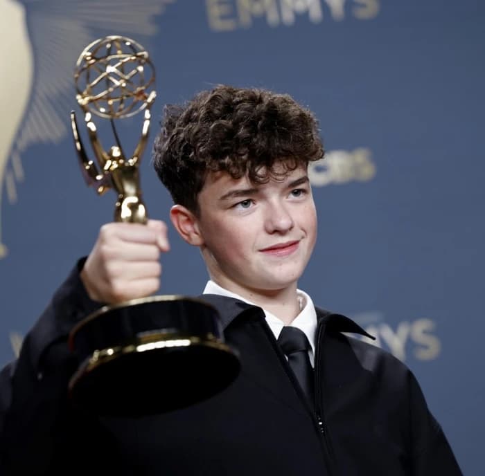 Protagonisti i “Adolescence” fituesi më i ri në moshë i çmimit “Emmy”