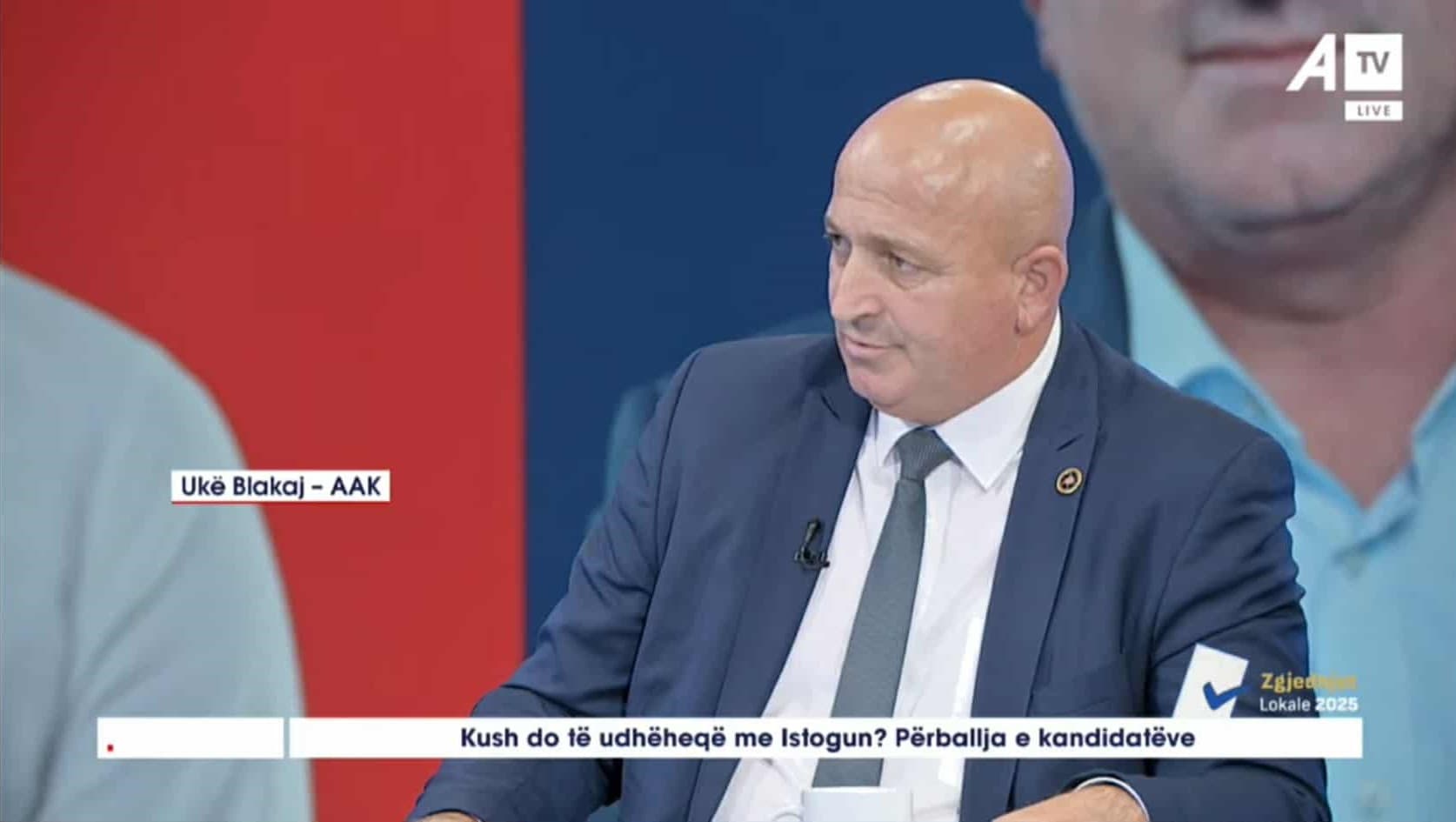 Ukë Balaj nga AAK prezanton programin për Istogun