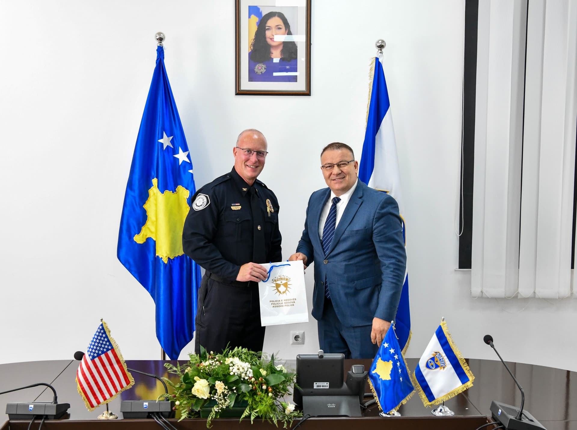 Drejtori i Policisë së Kosovës takon përfaqësues nga Iowa, diskutohet avancimi i bashkëpunimit