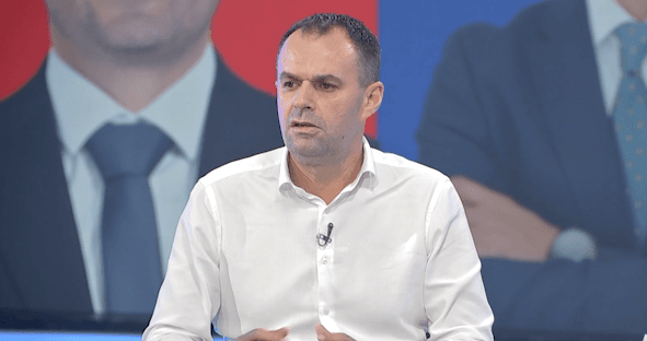 Shkumbin Demaliaj premton barazi sociale, demokraci dhe transparencë për Deçanin-