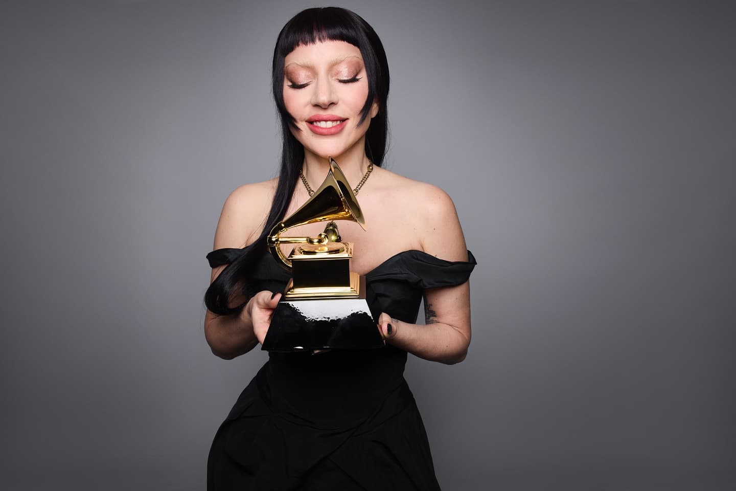 Lady Gaga anulon koncertin në Miami pak minuta para fillimit: Më vjen shumë, shumë keq