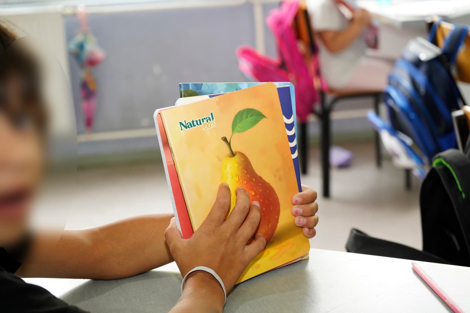 Fondacioni Frutex & Golden Eagle dhurojnë 50,000 fletore për nxënës përmes projektit Golden Eco