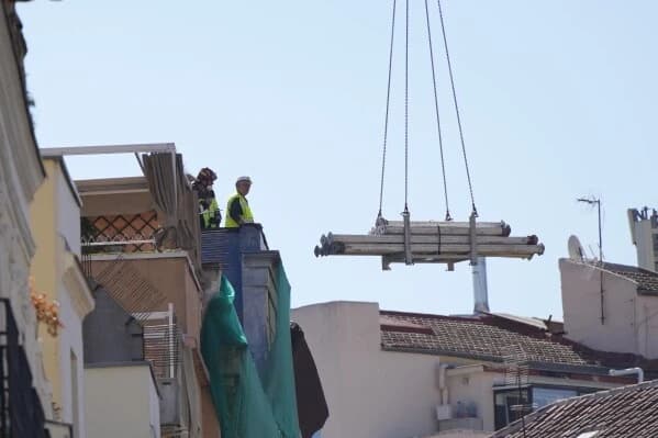 Shembet një ndërtesë 6-katëshe në qendër të Madridit, katër persona humbin jetën