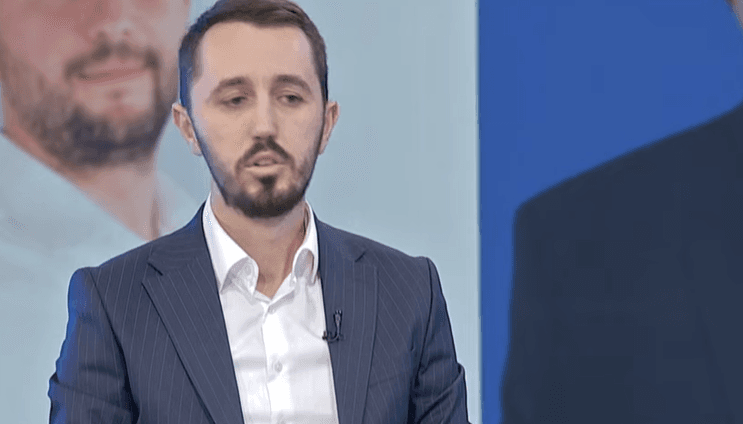 Kandidati i LVV-së për kryetar të Kamenicës premton shërbime shëndetësore pa pagesë për nxënësit