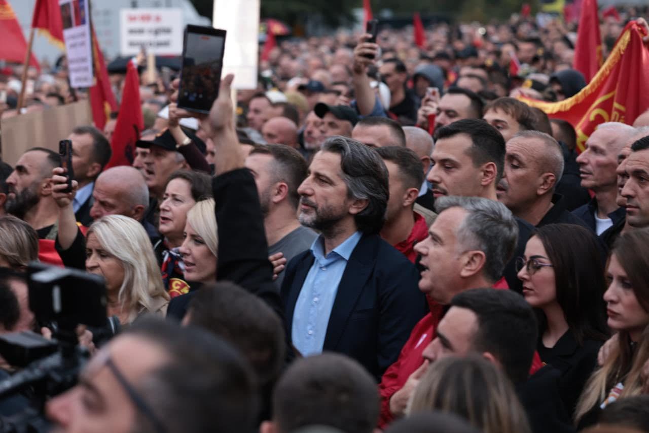 Përparim Rama i përgjigjet akuzave se mori pjesë në protestë për fushatë: Me i mbrojt vlerat e UÇK-së na takon të gjithëve, përtej partive