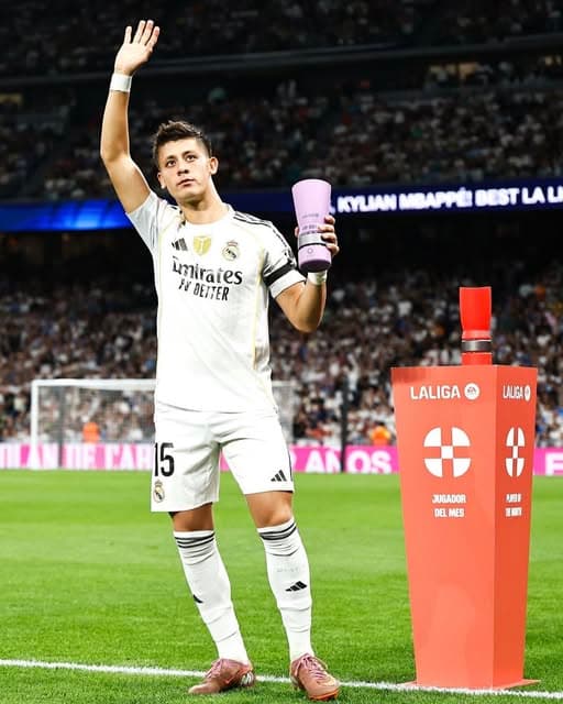 Arda Güler shpallet “Lojtari i Muajit” te Real Madridi! E ardhmja e bardhë është turke!