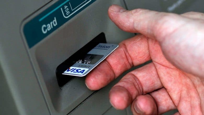 BQK: Në Kosovë janë rreth 1.7 milion kartela bankare
