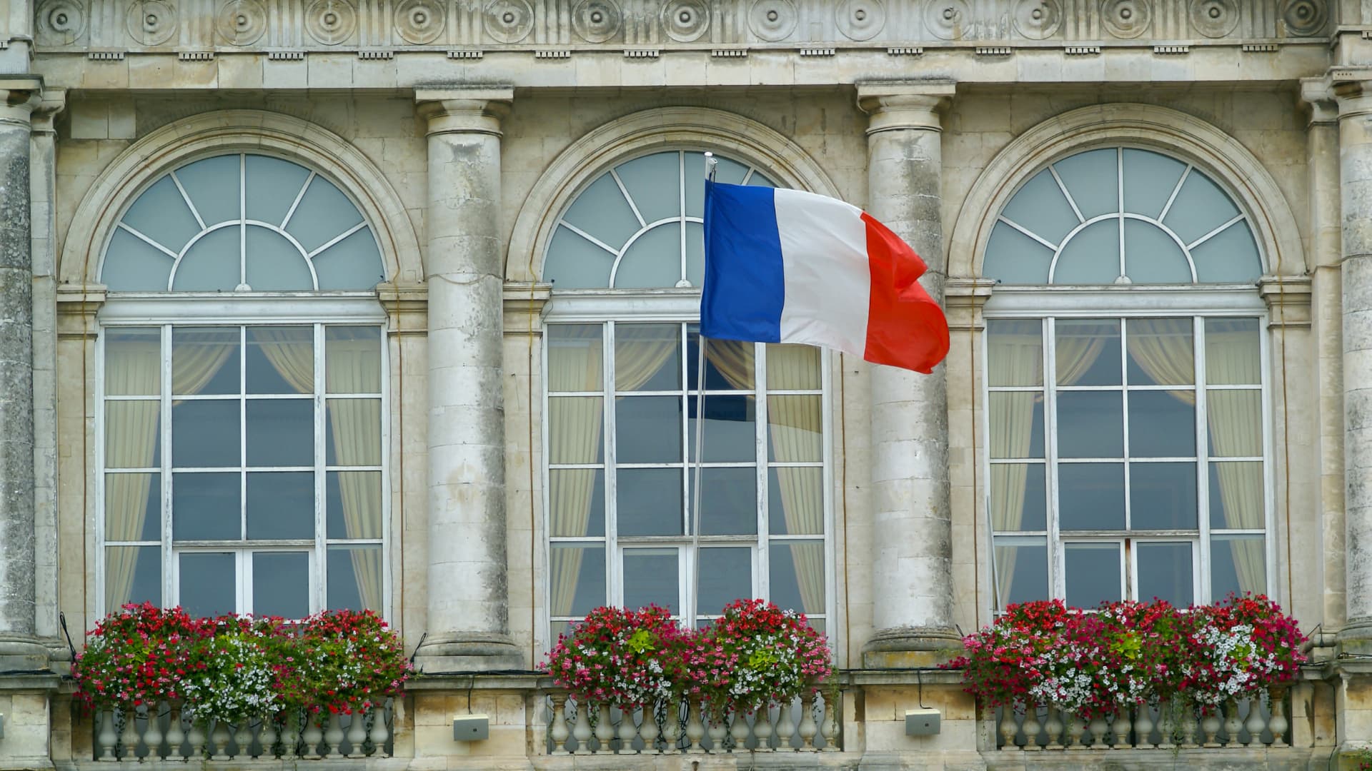 Kryeministri i ri francez do të emërohet brenda 48 orësh