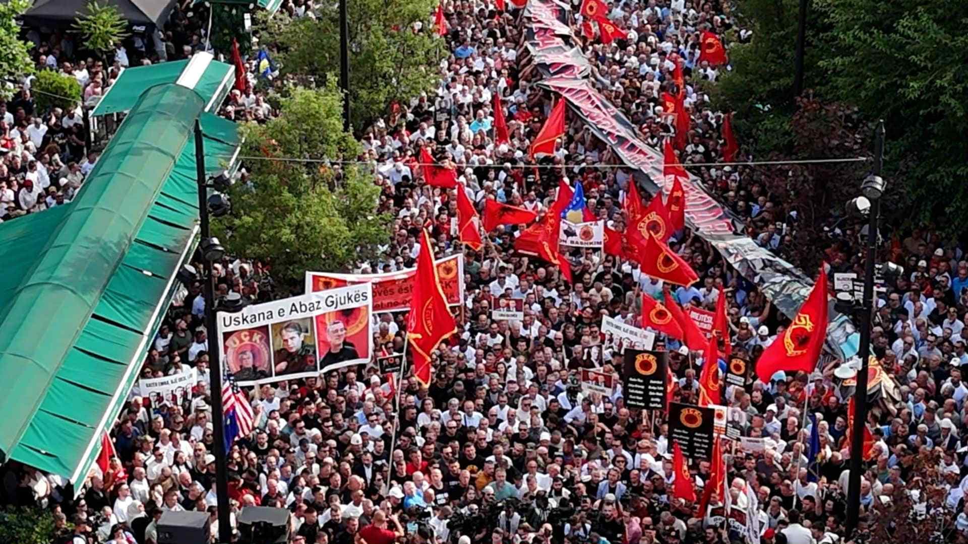 Sot në Tiranë kërkohet drejtësi për ish-krerët e UÇK-së që po mbahen në Hagë