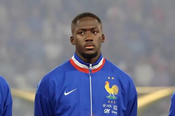 Ibrahima Konate në dyshim për ndeshjen Francë-Azerbajxhan për shkak të një shqetësimi fizik