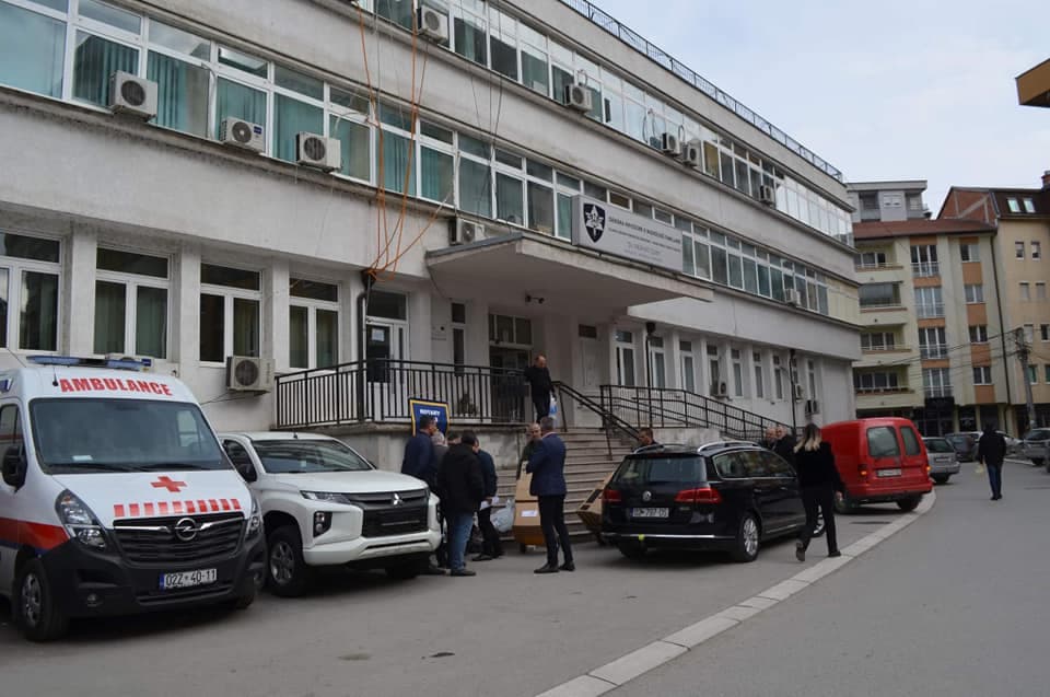 Punonjësi i emergjencës sulmohet fizikisht pas një fjalosjeje me pacientin në Mitrovicë