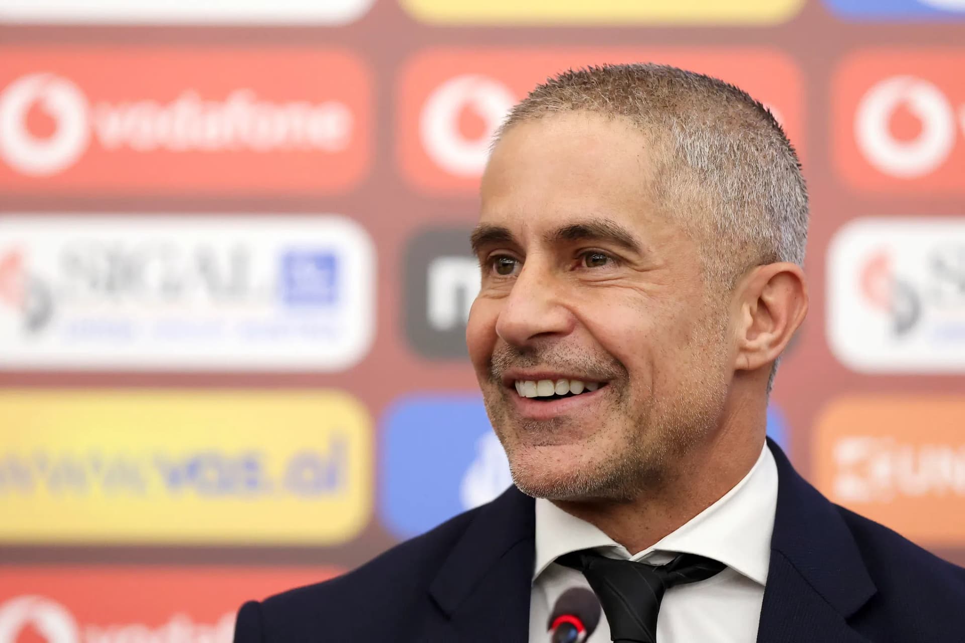 Sylvinho: Besoj te fitorja ndaj Serbisë, por sfida nuk do të jetë e lehtë