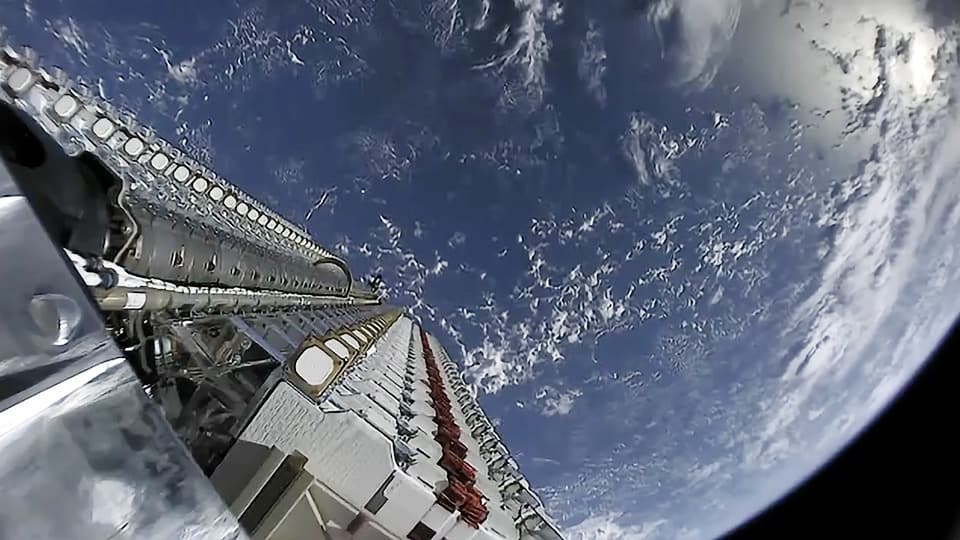 Satelitët Starlink të Elon Musk po bien drejt Tokës me shpejtësi të rrezikshme