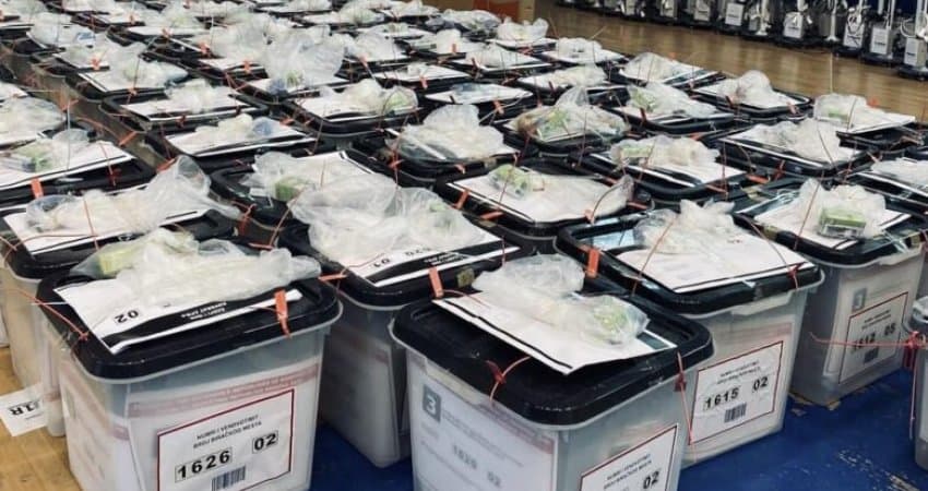 Përfundon numërimi i votave me kusht dhe atyre me nevoja të veçanta në Prishtinë, kaq morën Perparim Rama e Hajrulla Çeku