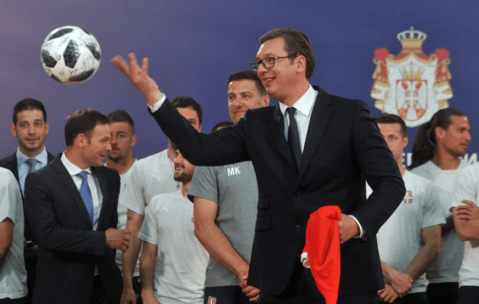 Vuçiç pranon xhelozinë për futbollistët shqiptarë: “Ne nuk kemi lojtarë si ata”