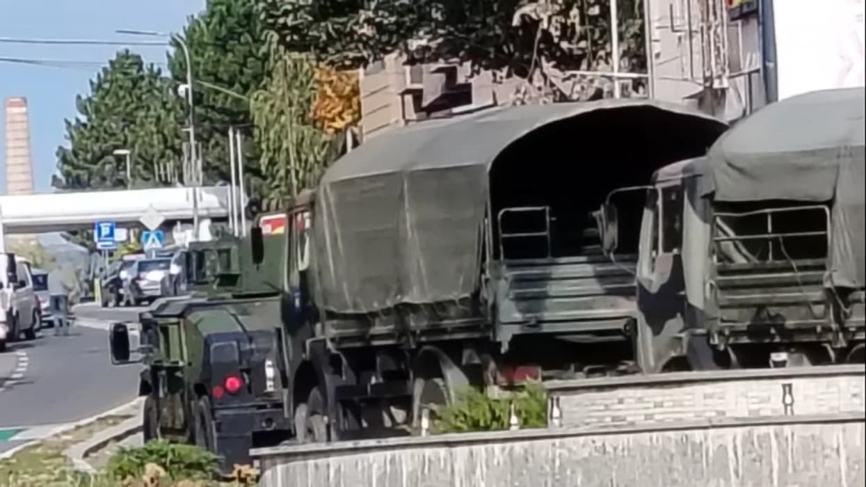 Automjetet e FSK-së hyjnë gabimisht në veri të Mitrovicës, dërgohen nën përcjellje policore në jug